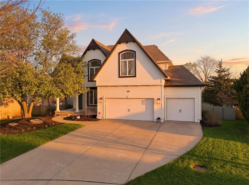 16216 Ash Street, Overland Park, KS