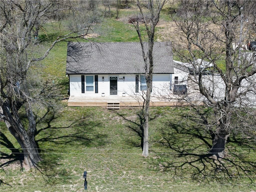 690 NE County Rd 15504 Road — photo 3