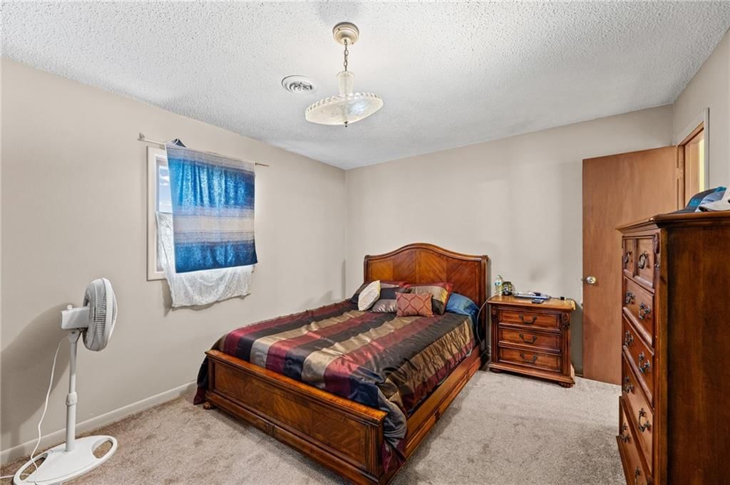3 W Douglas Street — photo 11