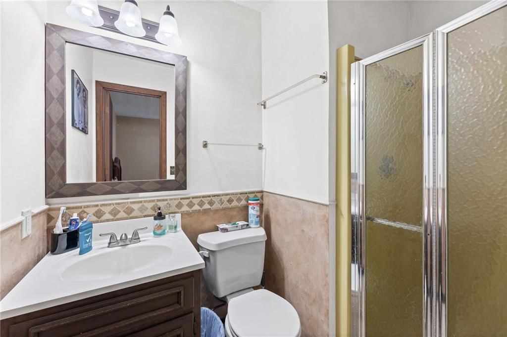 3 W Douglas Street — photo 13