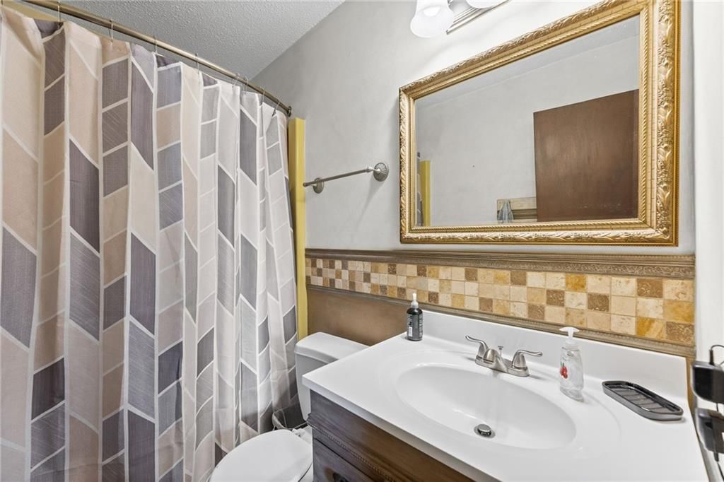 3 W Douglas Street — photo 14