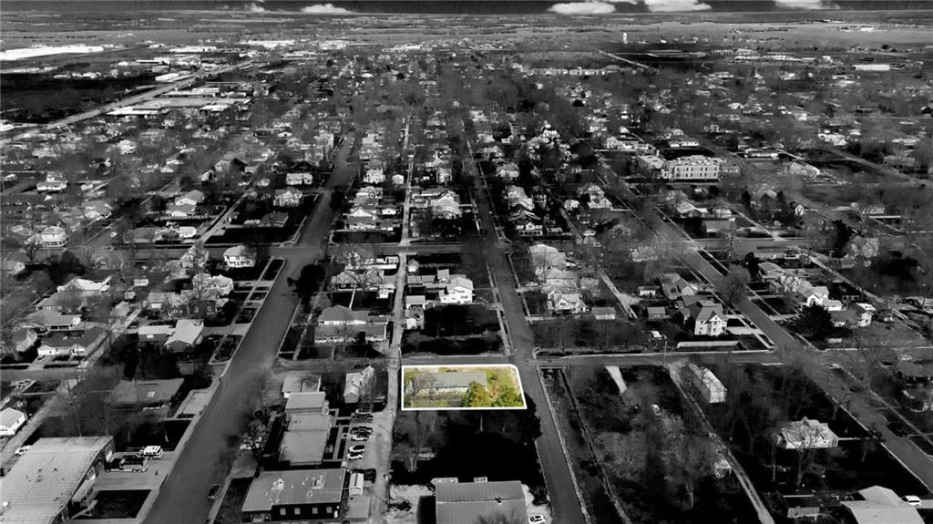 3 W Douglas Street — photo 31