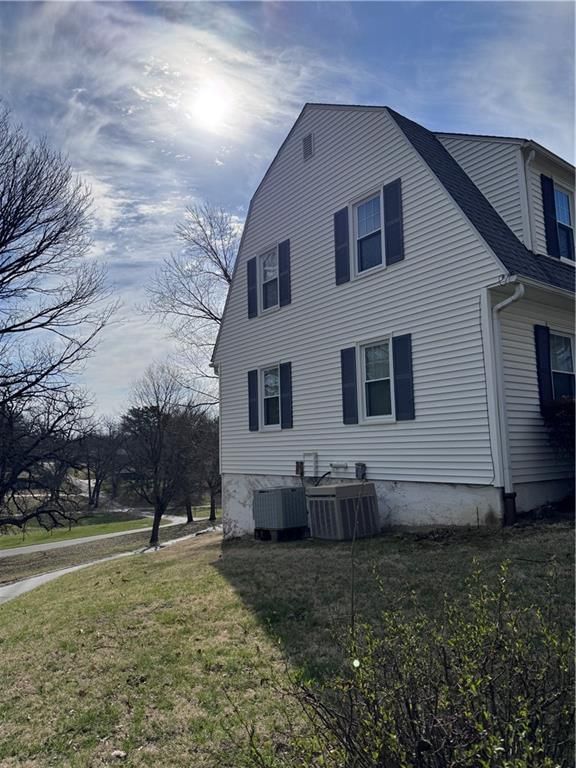 2327 Goff Avenue — photo 8