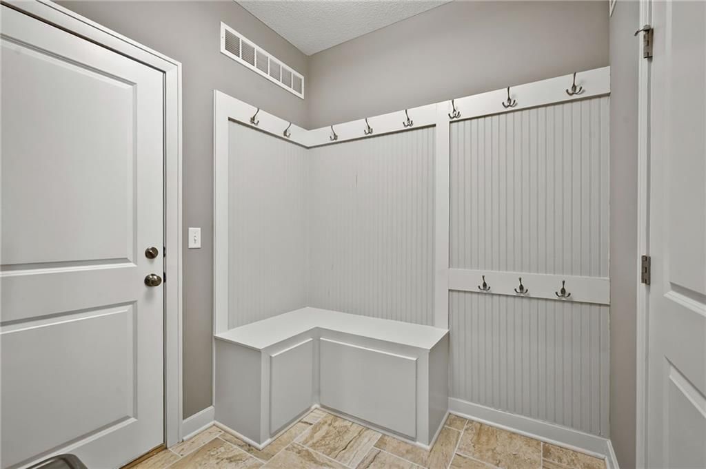 16210 Kentucky view Drive — photo 14