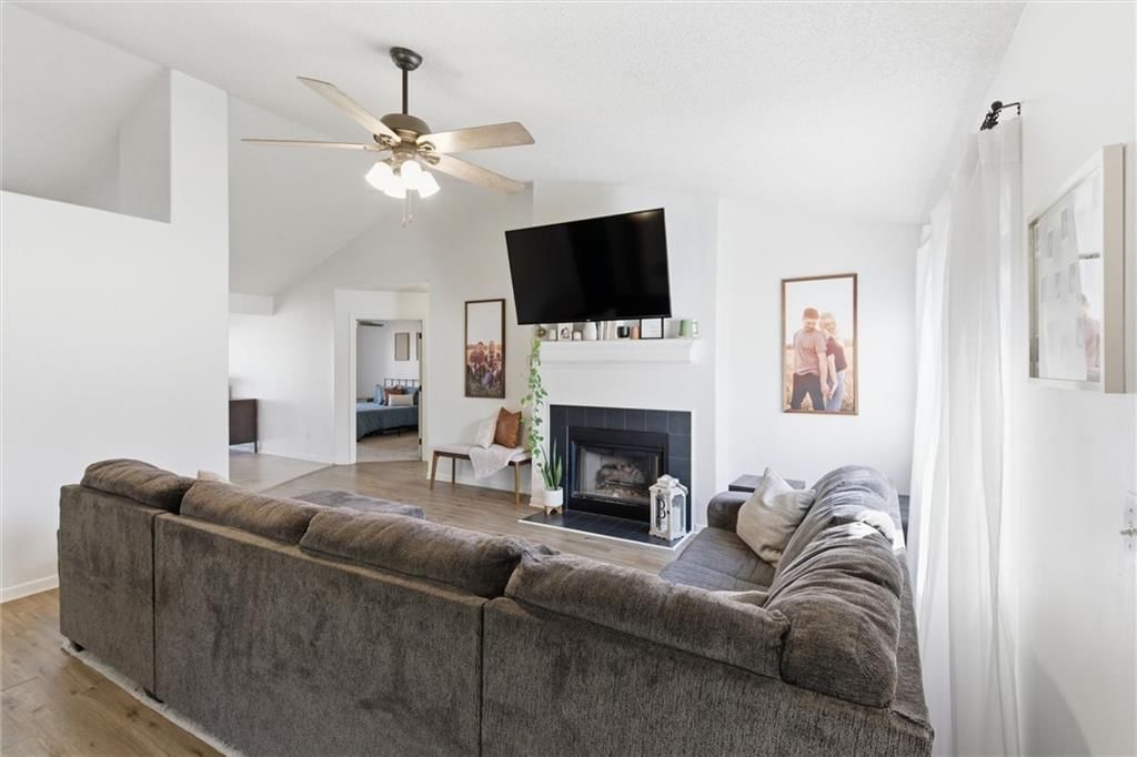 15324 W 148th Terrace — photo 4