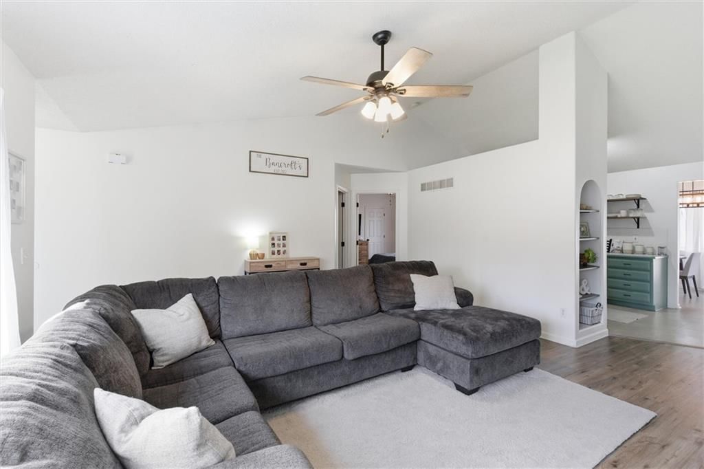 15324 W 148th Terrace — photo 5