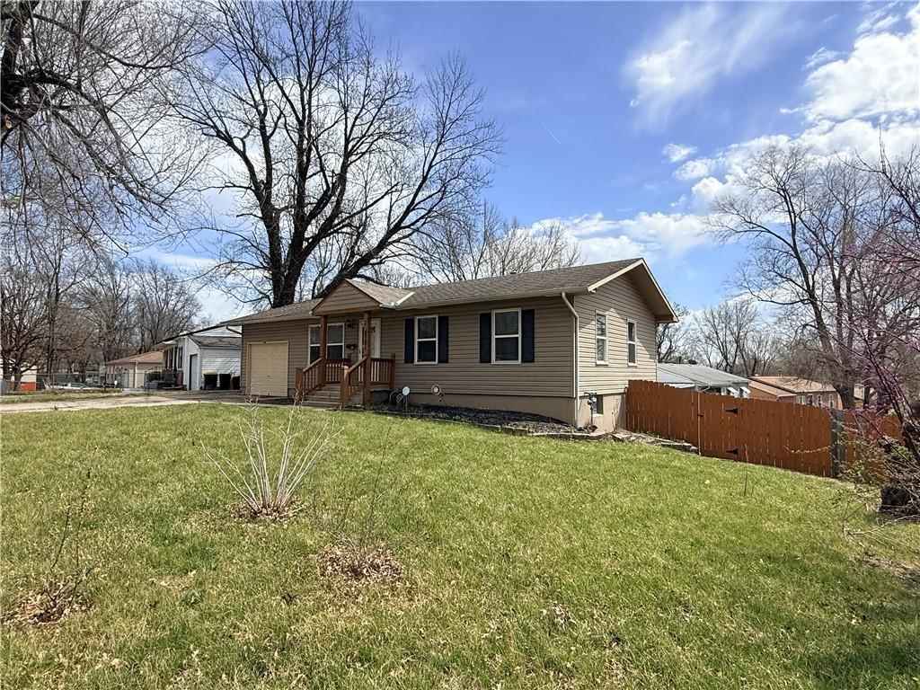 8701 E 92ND Place — photo 2