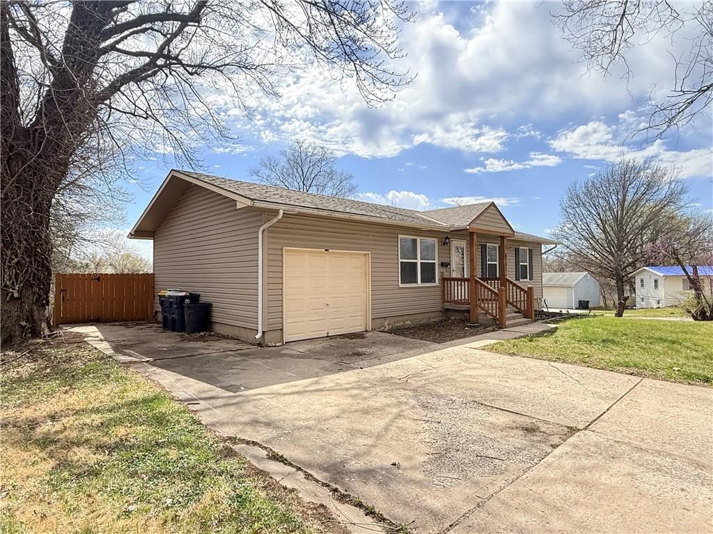 8701 E 92ND Place — photo 3