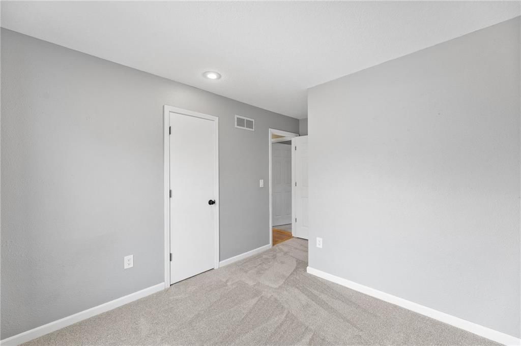 1440 W Prairie Terrace — photo 32