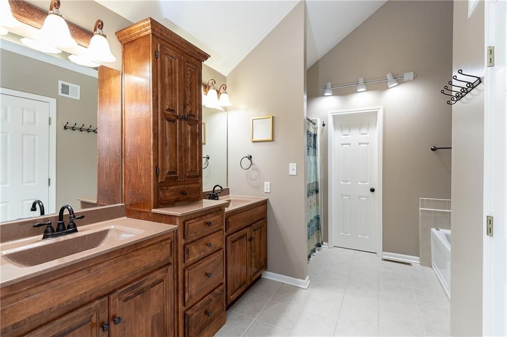 7203 NW Eastside Drive — photo 18