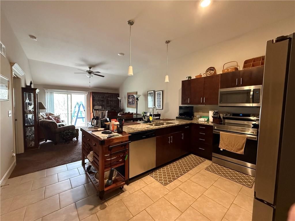 9324-9326 N Robinhood Avenue — photo 3