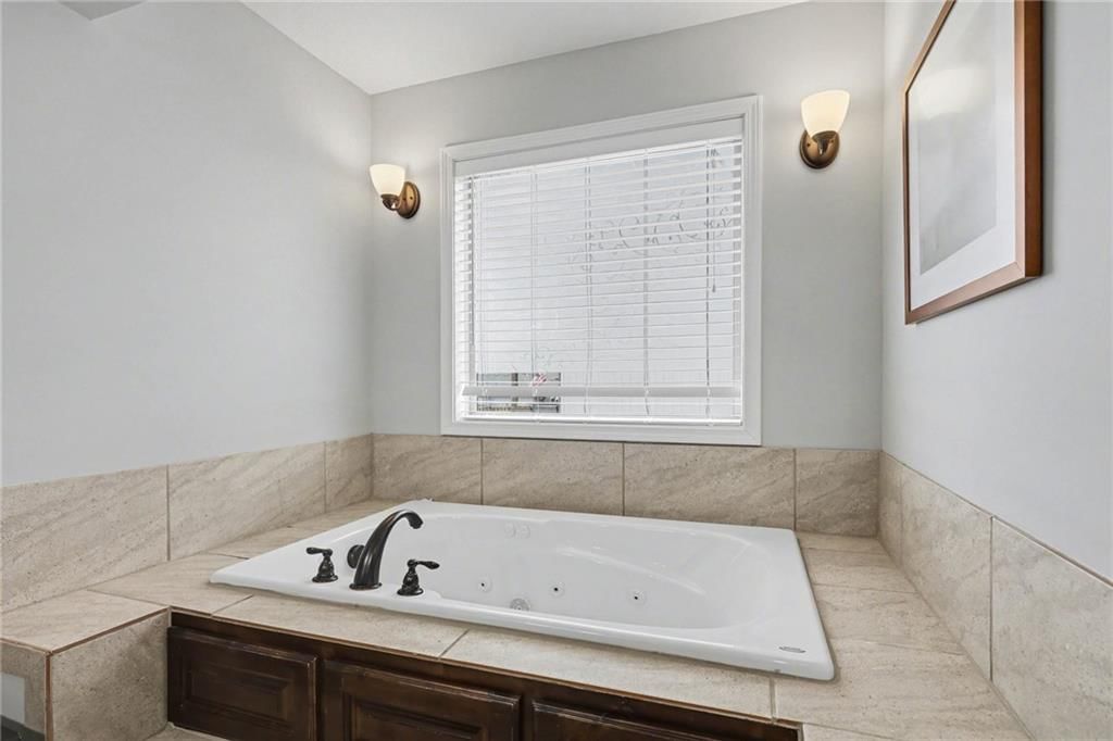 10810 N Virginia Avenue — photo 19