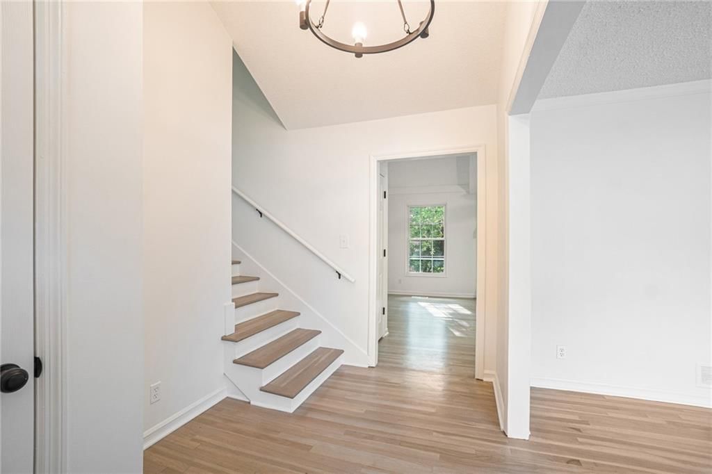 12904 Overhill Avenue — photo 5