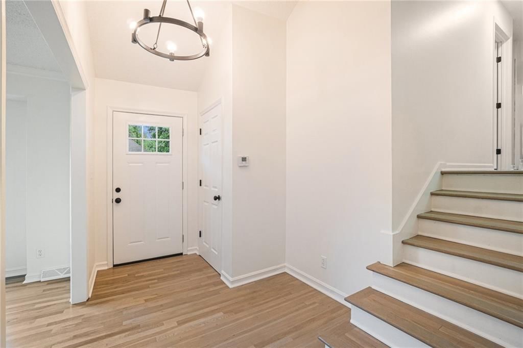 12904 Overhill Avenue — photo 6
