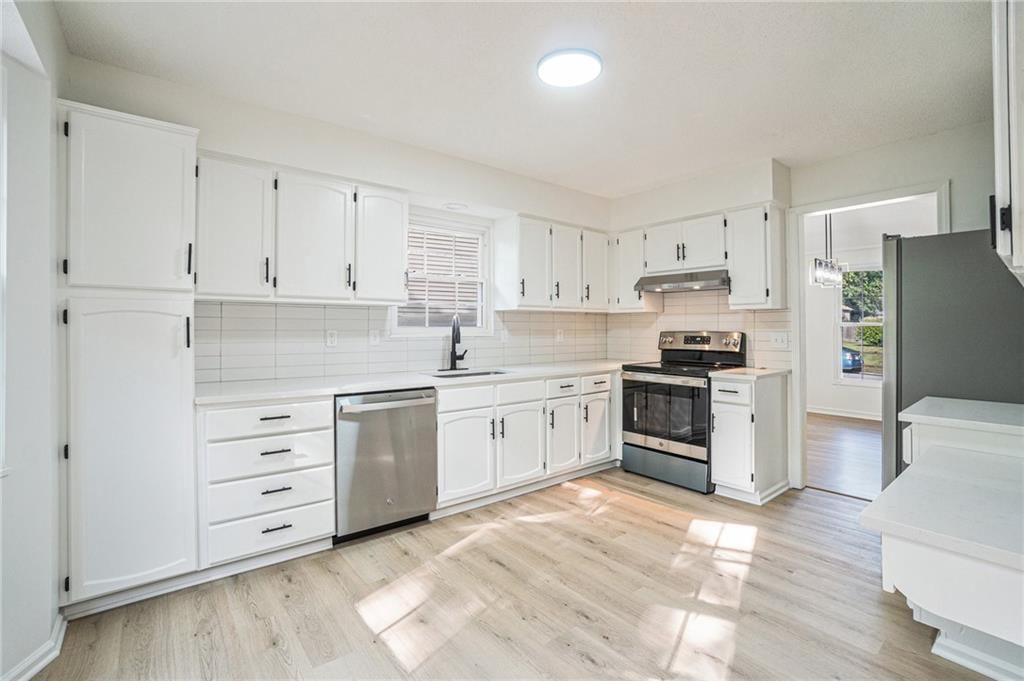 12904 Overhill Avenue — photo 12