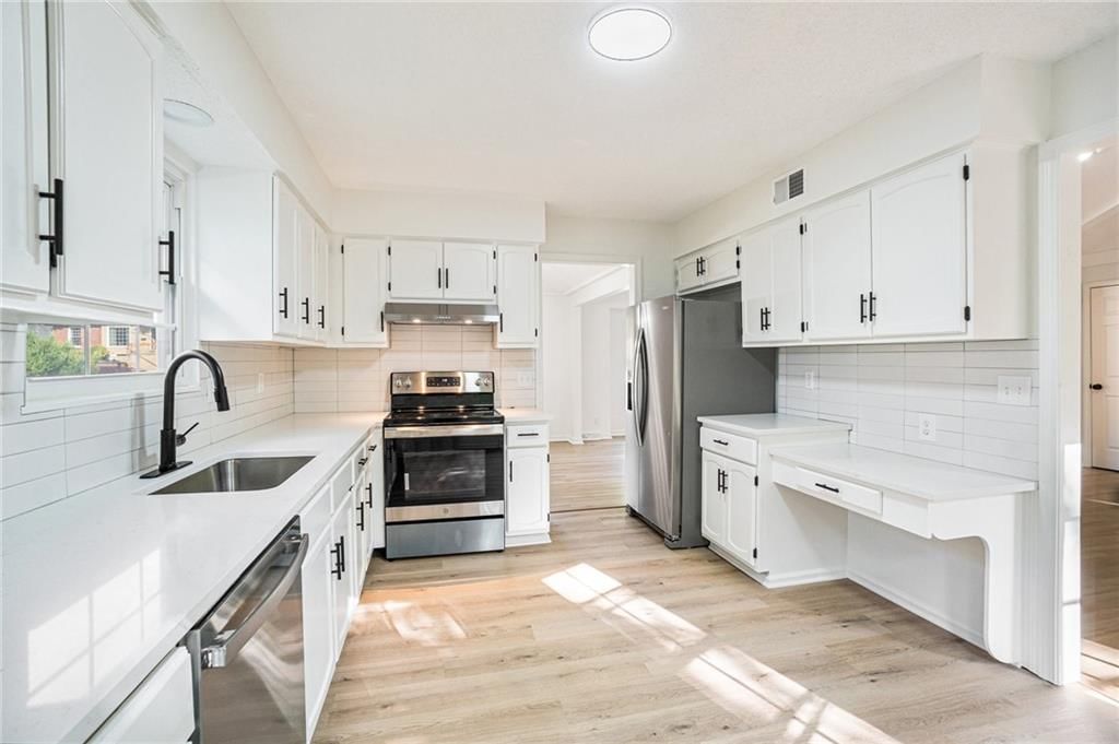 12904 Overhill Avenue — photo 13