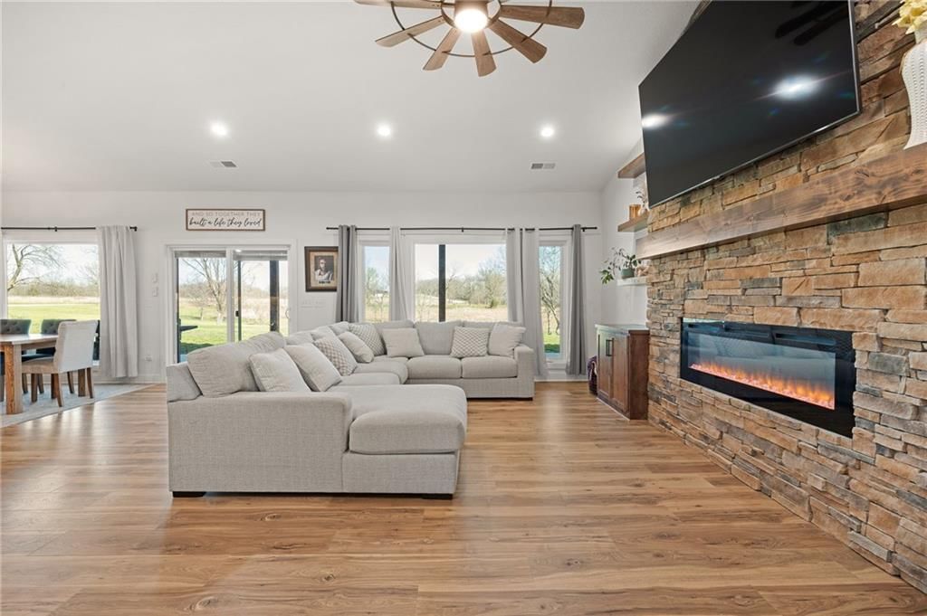 6404 Gracie Lane — photo 8