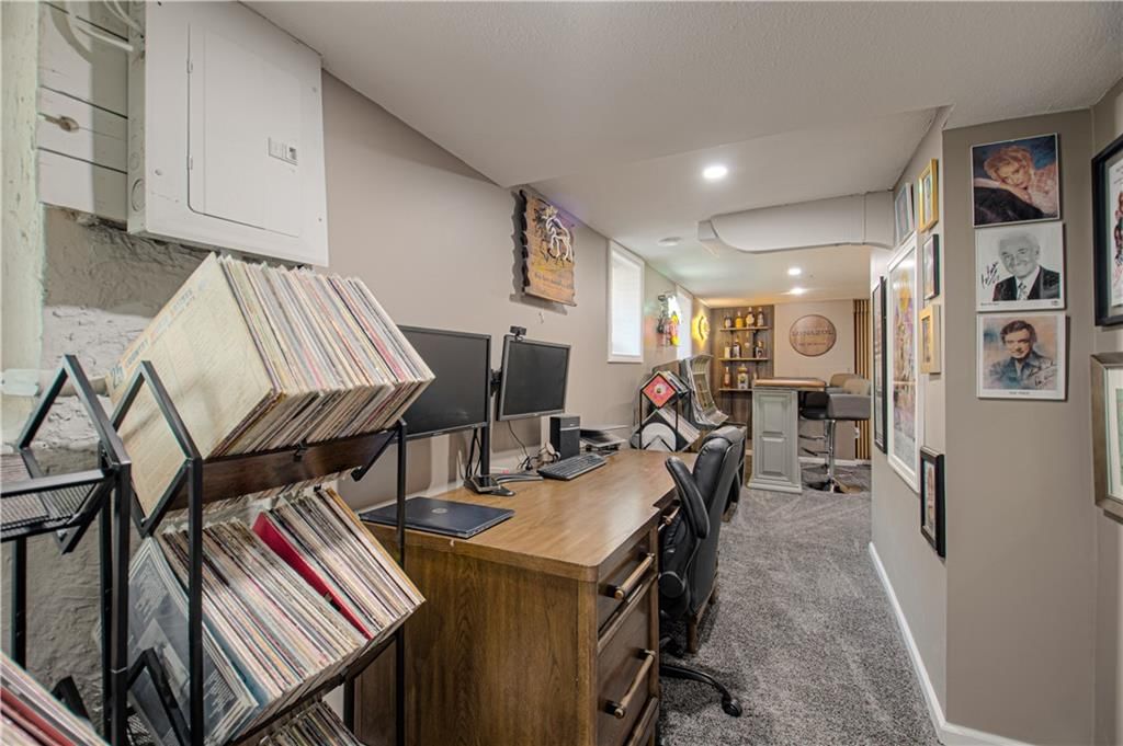 910 W Waldo Avenue — photo 34