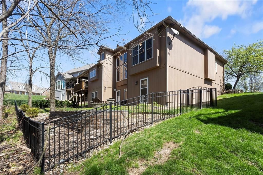 6180 N Nevada Avenue — photo 37