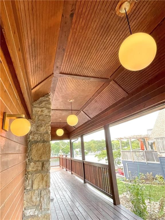 27 Beach Drive — photo 19