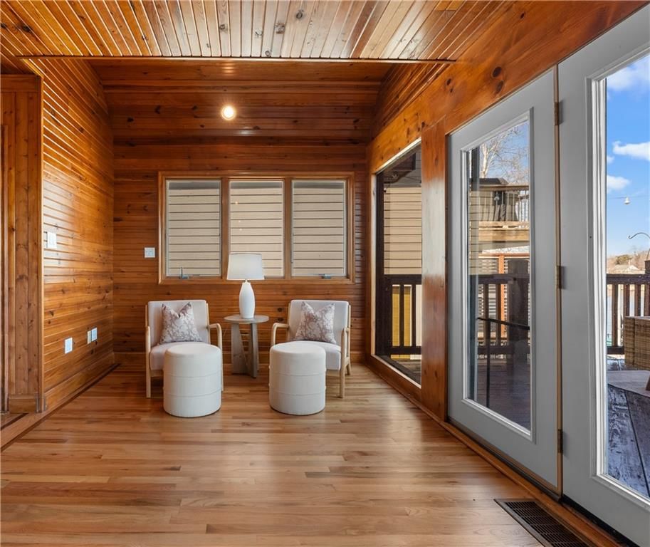 27 Beach Drive — photo 25