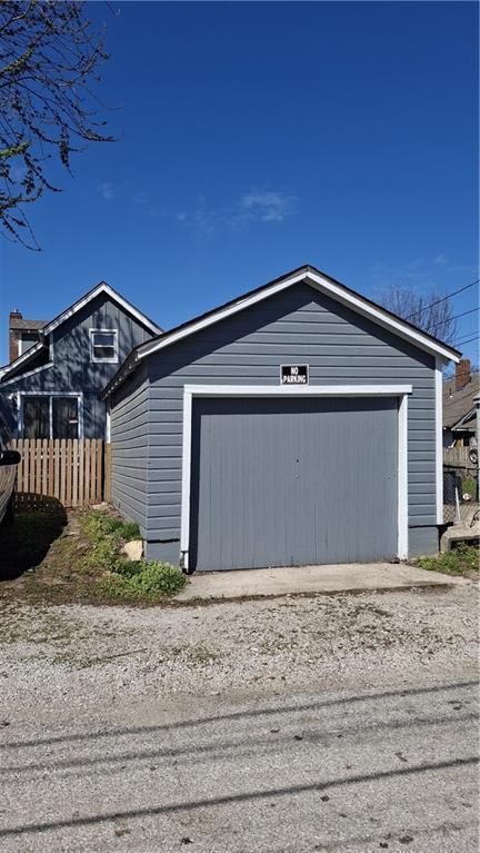 115 White Avenue — photo 2