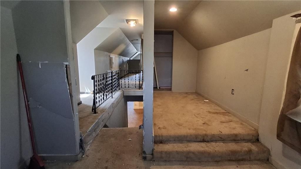 115 White Avenue — photo 22