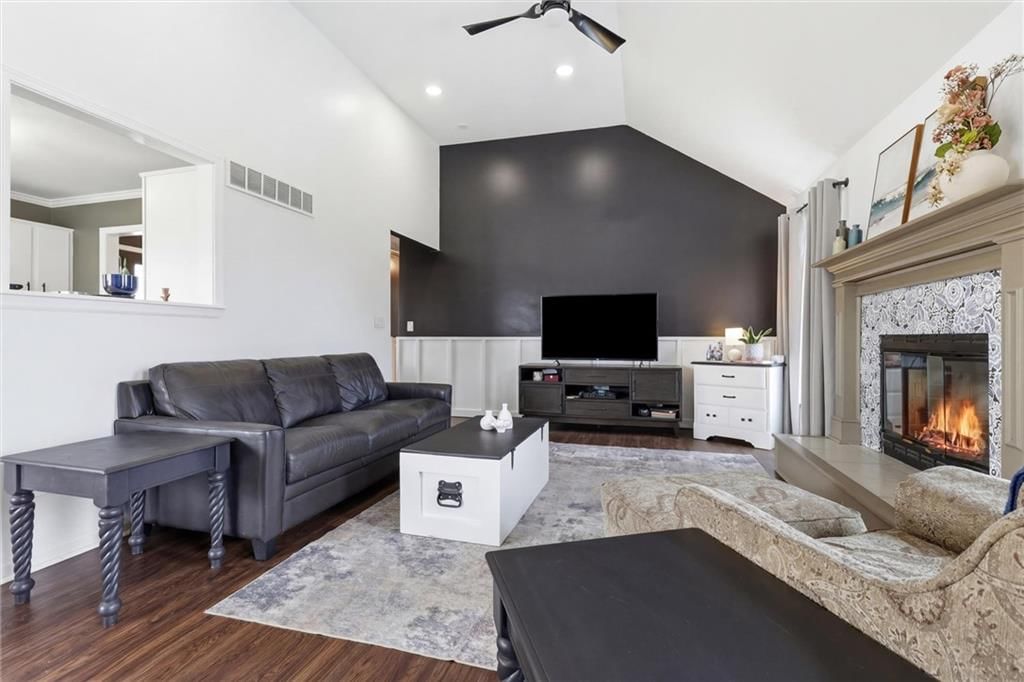 814 S PARK Drive — photo 4