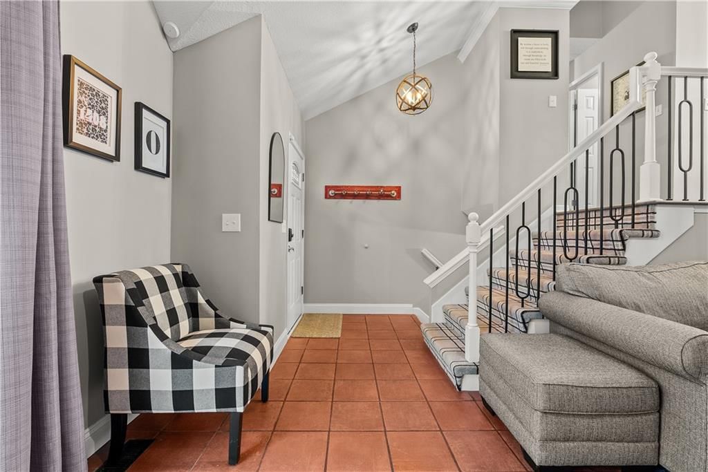 1408 NE Applewood Court — photo 3