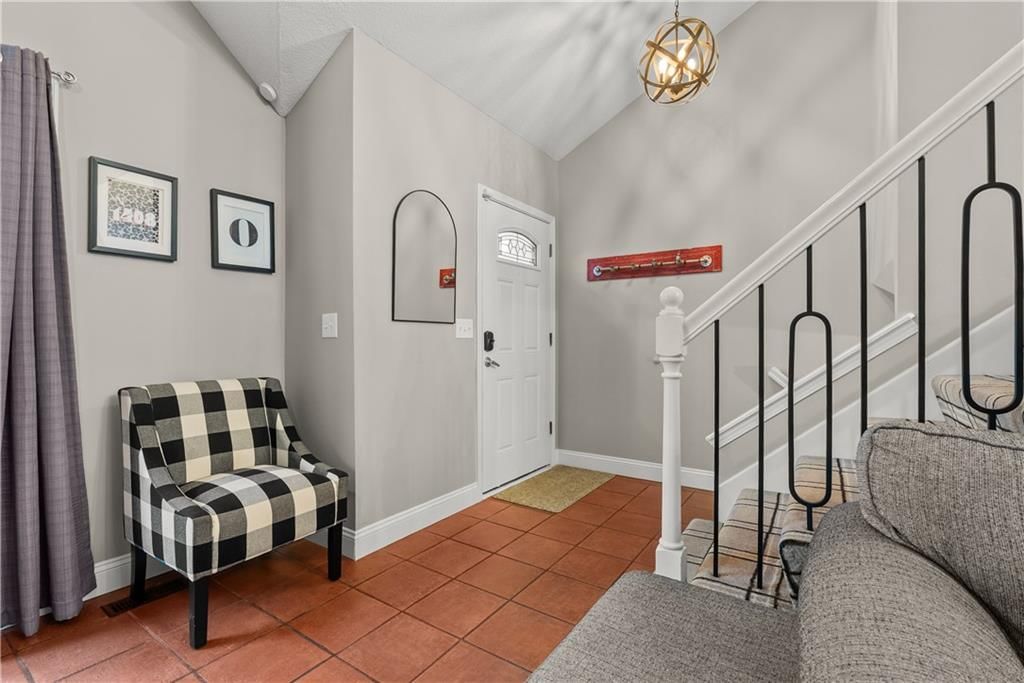 1408 NE Applewood Court — photo 4