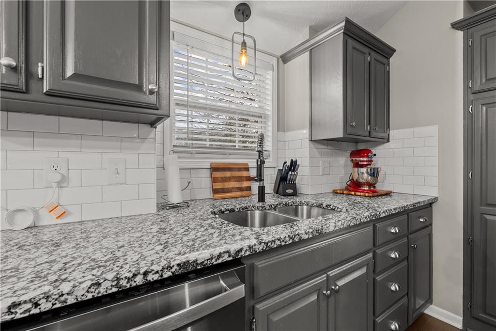 1408 NE Applewood Court — photo 8