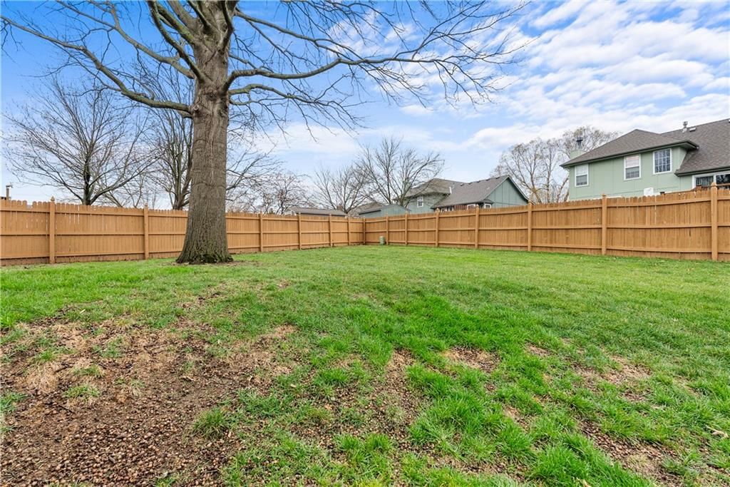 1408 NE Applewood Court — photo 34