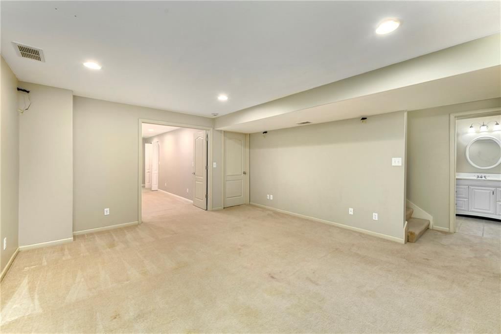 2514 S 24th Street — photo 39