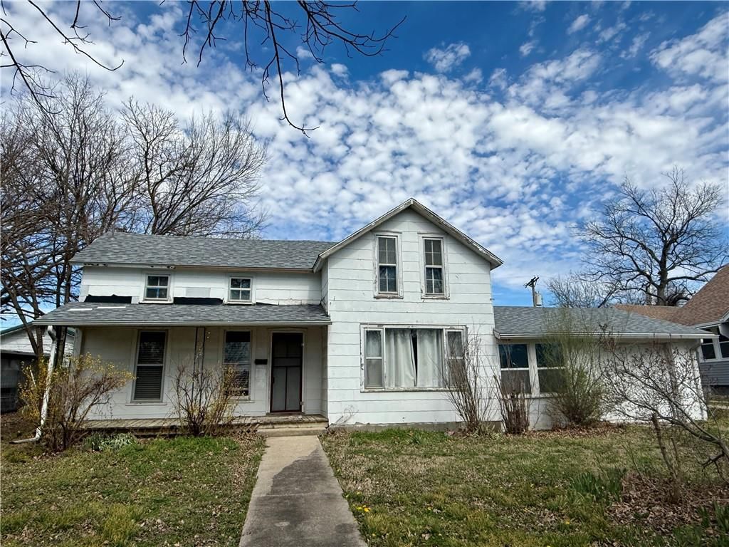 318 Miami Street, Burlington, KS