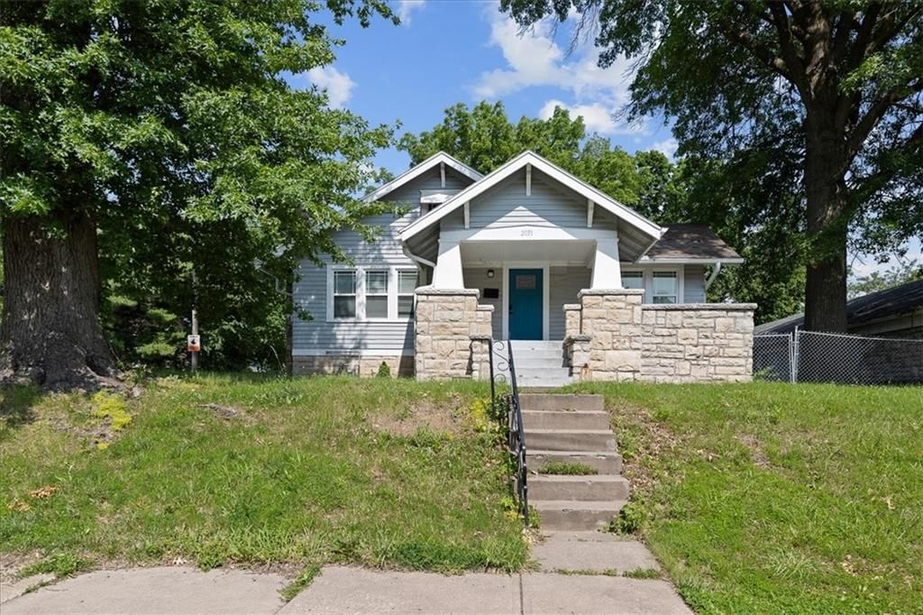 2031 N 32nd Street — photo 1