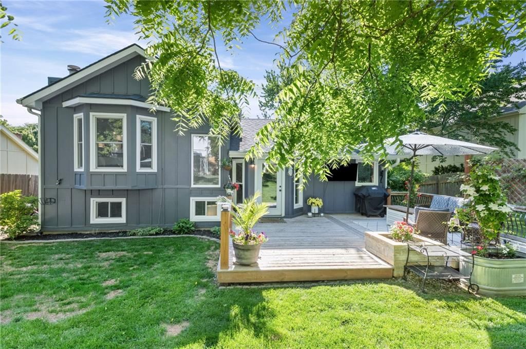8609 GREENWAY Lane — photo 32