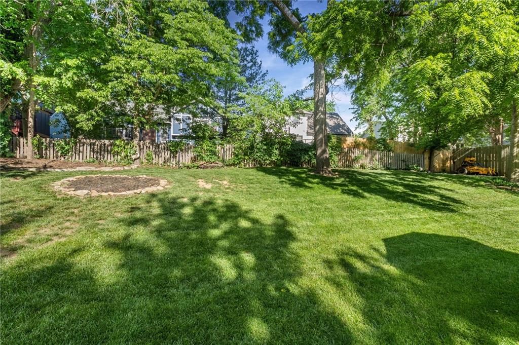 8609 GREENWAY Lane — photo 36