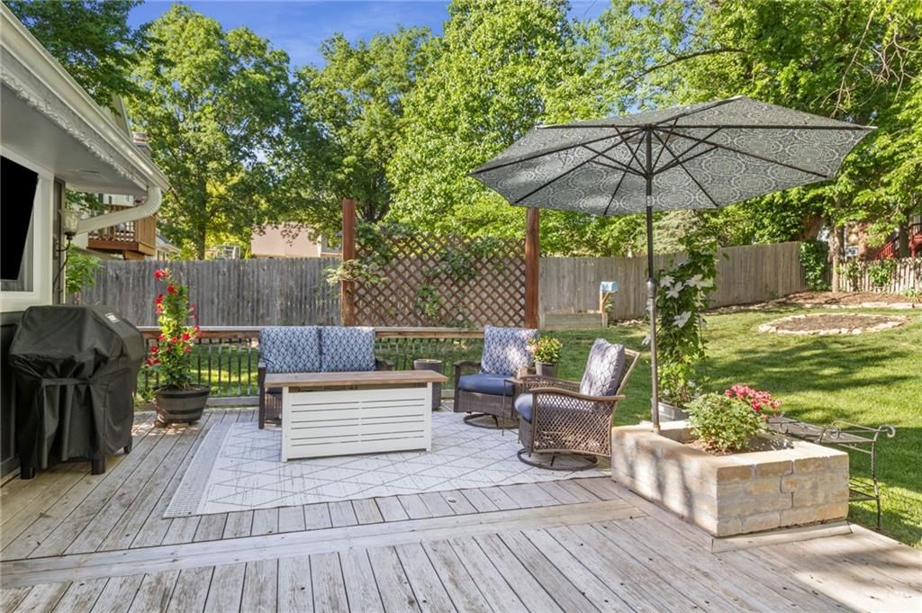 8609 GREENWAY Lane — photo 37