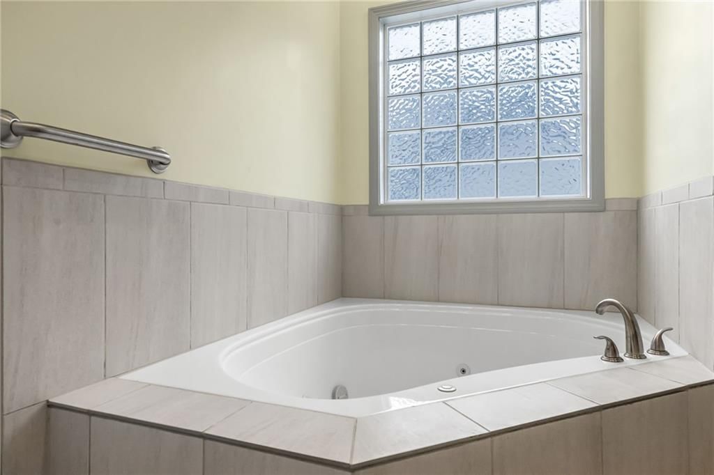 1640 N Hunter Drive — photo 15