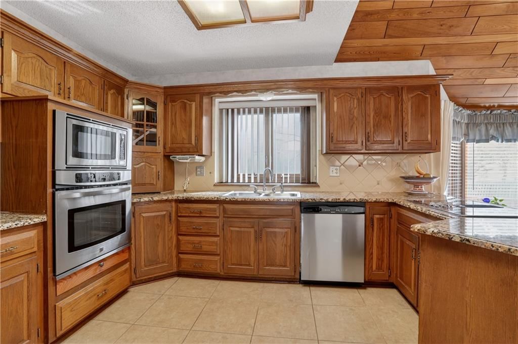 9805 Appleton Avenue — photo 5