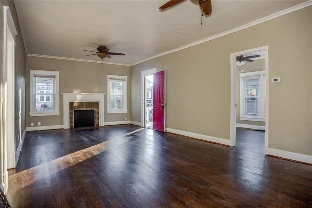 126 E Elm Street — photo 3