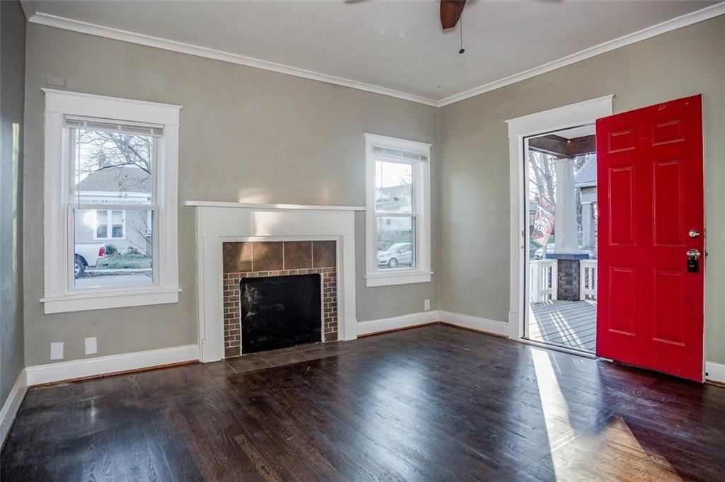 126 E Elm Street — photo 4