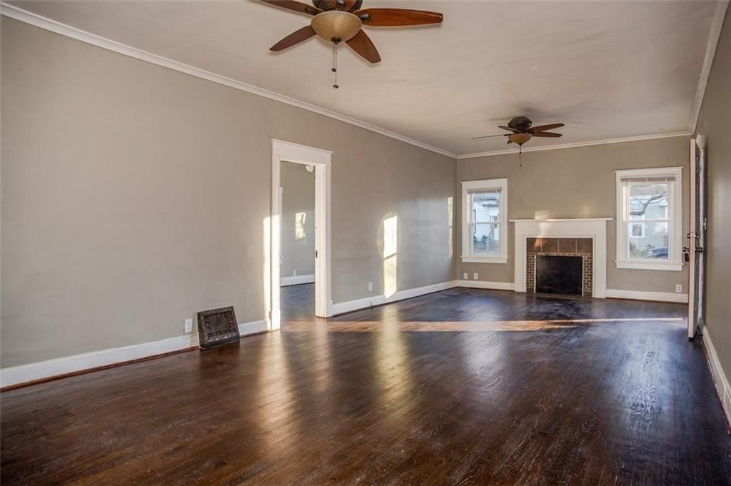 126 E Elm Street — photo 7
