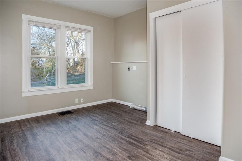 126 E Elm Street — photo 12