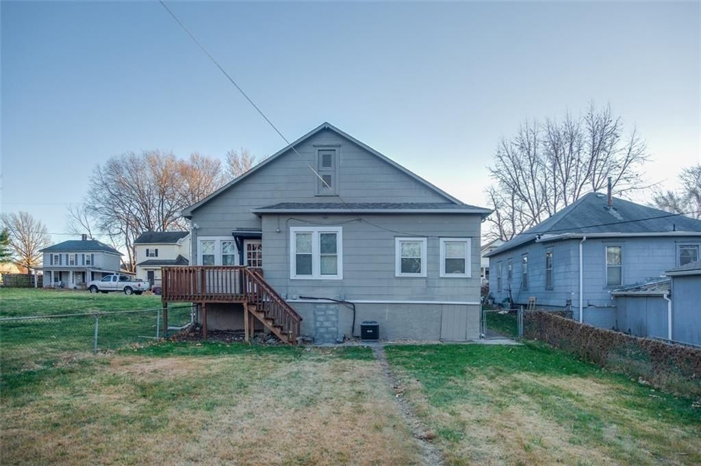 126 E Elm Street — photo 14