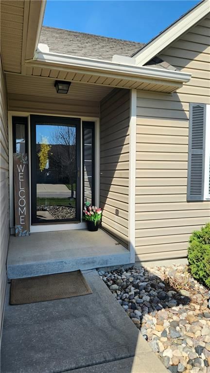 9816 N Stark Avenue — photo 2