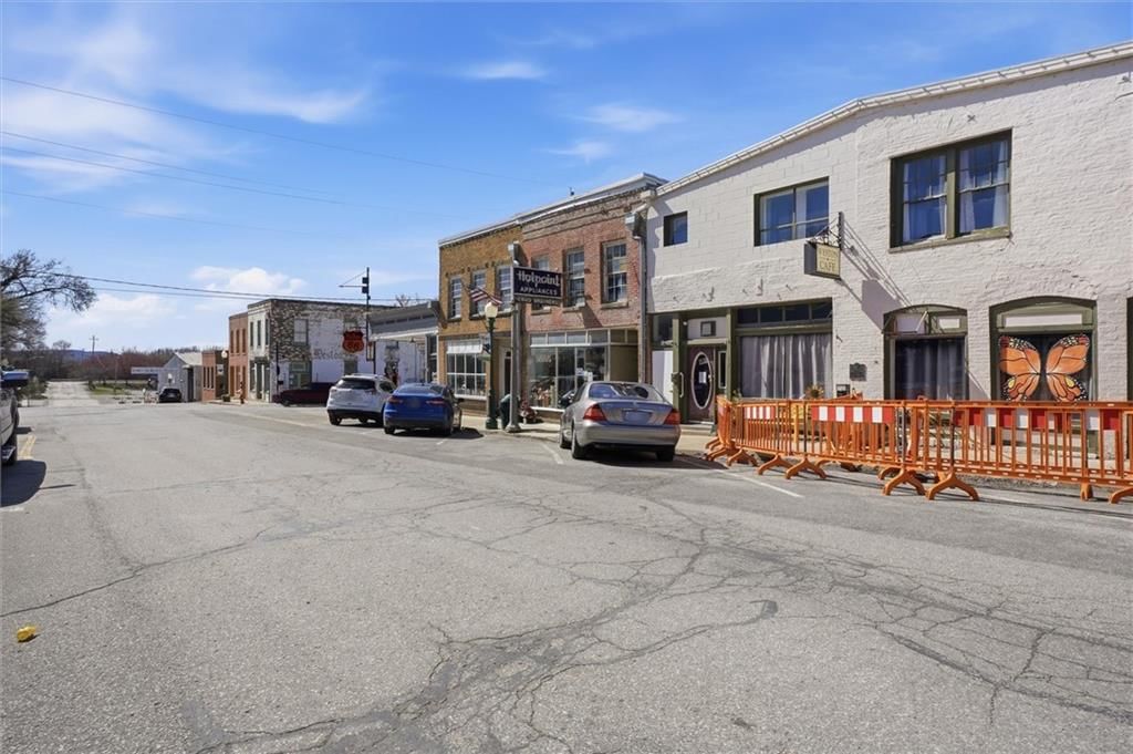 213 Thomas Street — photo 34