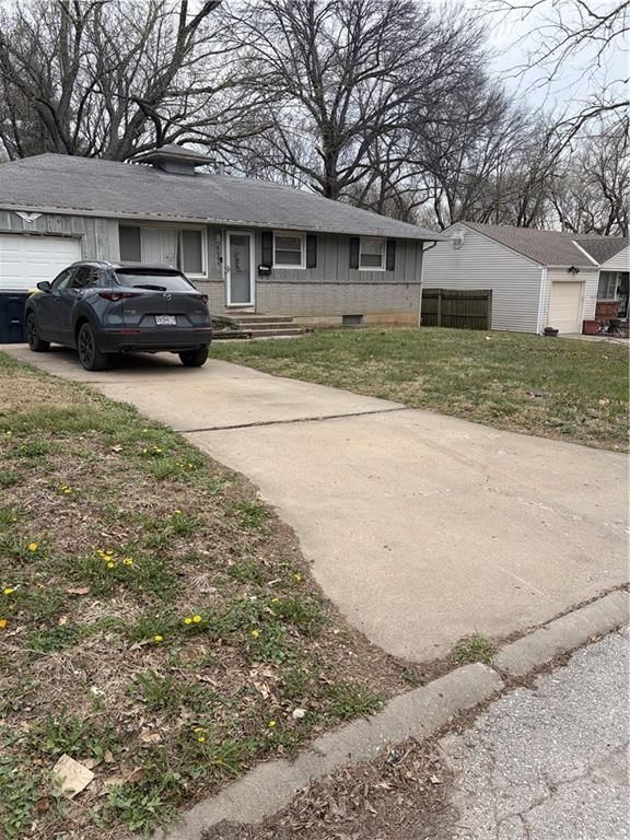 8605 Cambridge Avenue, Kansas City, MO