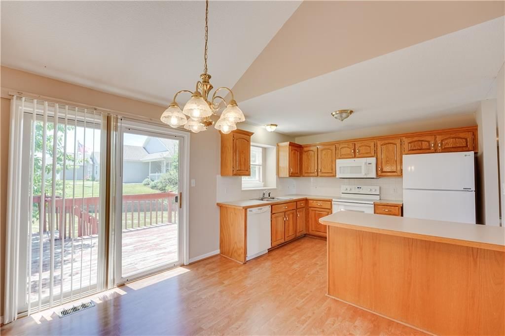 809 Village Street — photo 8