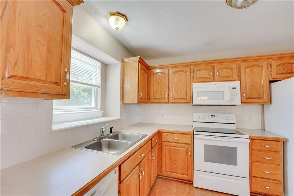 809 Village Street — photo 9